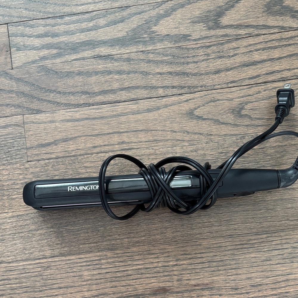 Remington Black Ceramic Hair Straightener